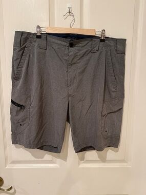 Men's Gray Golf Shorts - Casual Utility Style